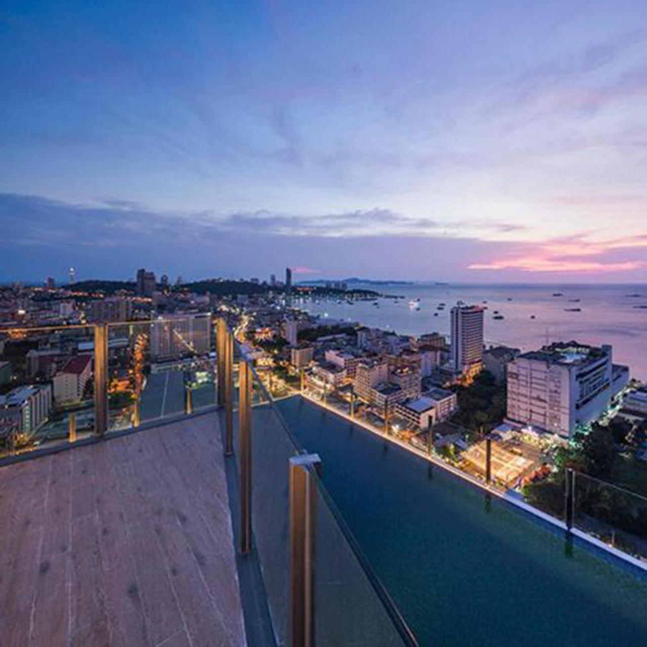 Central Pattaya Base Condo Bagian luar foto